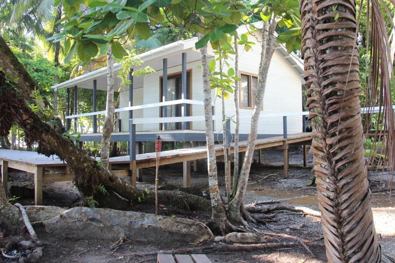 Evis Resort At Nggatirana Island Halisi Экстерьер фото