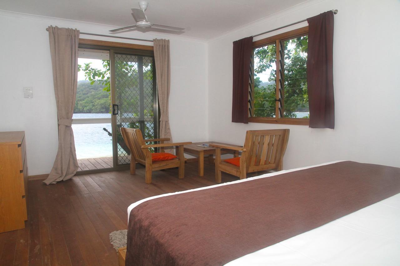 Evis Resort At Nggatirana Island Halisi Экстерьер фото