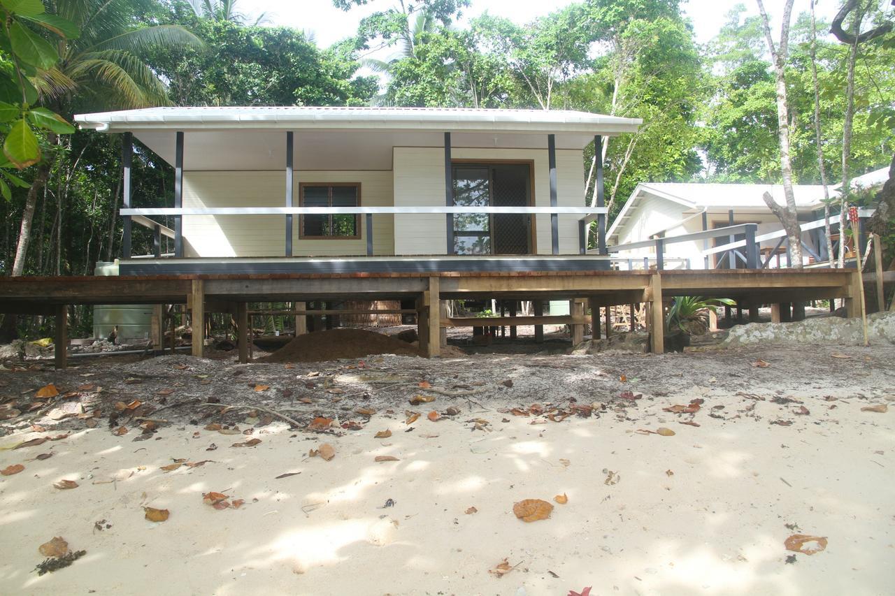 Evis Resort At Nggatirana Island Halisi Экстерьер фото