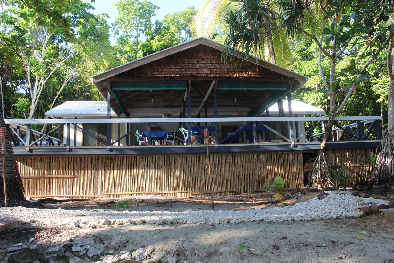 Evis Resort At Nggatirana Island Halisi Экстерьер фото