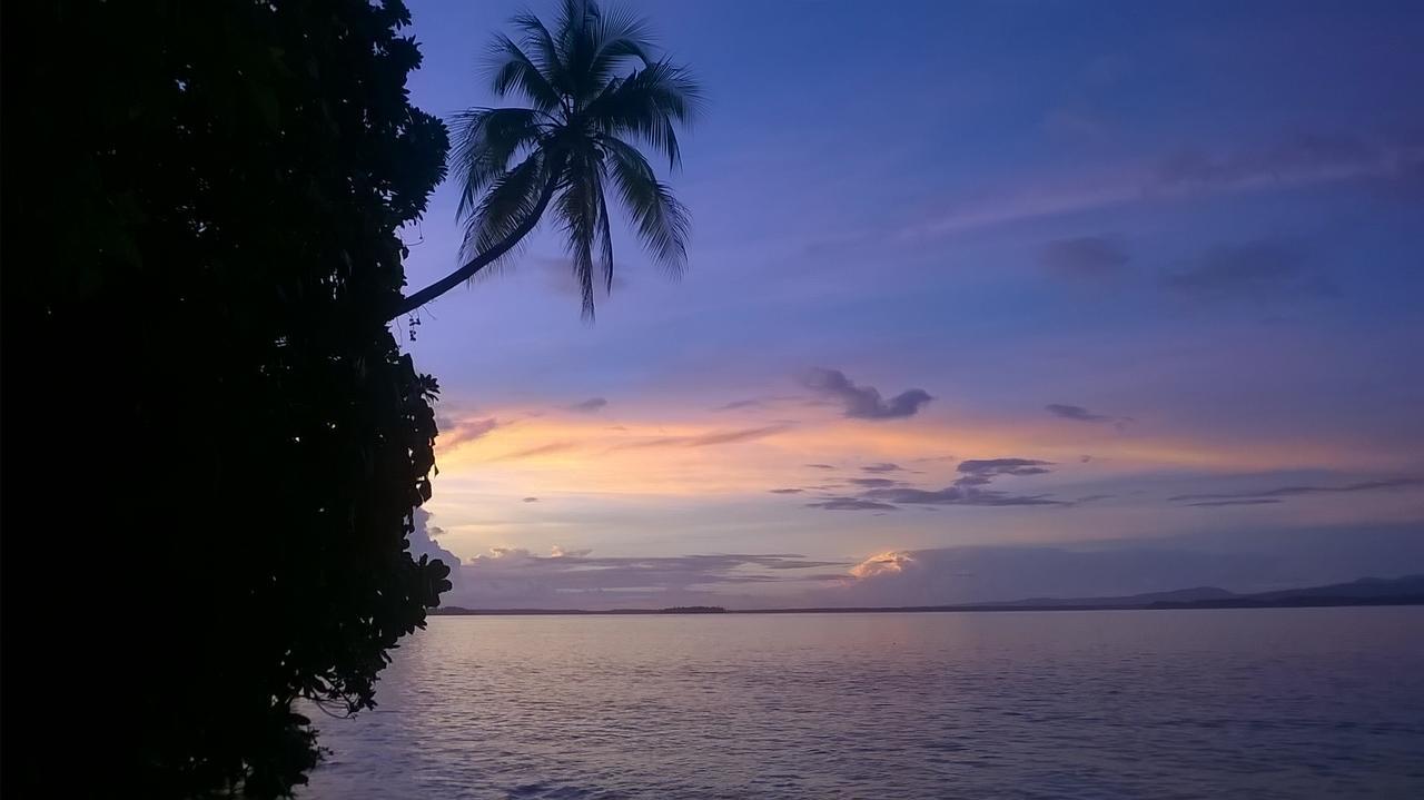 Evis Resort At Nggatirana Island Halisi Экстерьер фото