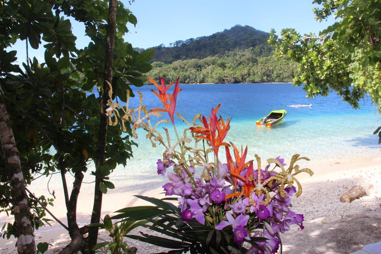 Evis Resort At Nggatirana Island Halisi Экстерьер фото