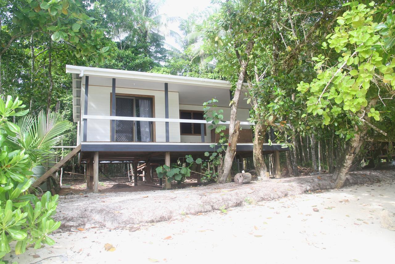 Evis Resort At Nggatirana Island Halisi Экстерьер фото